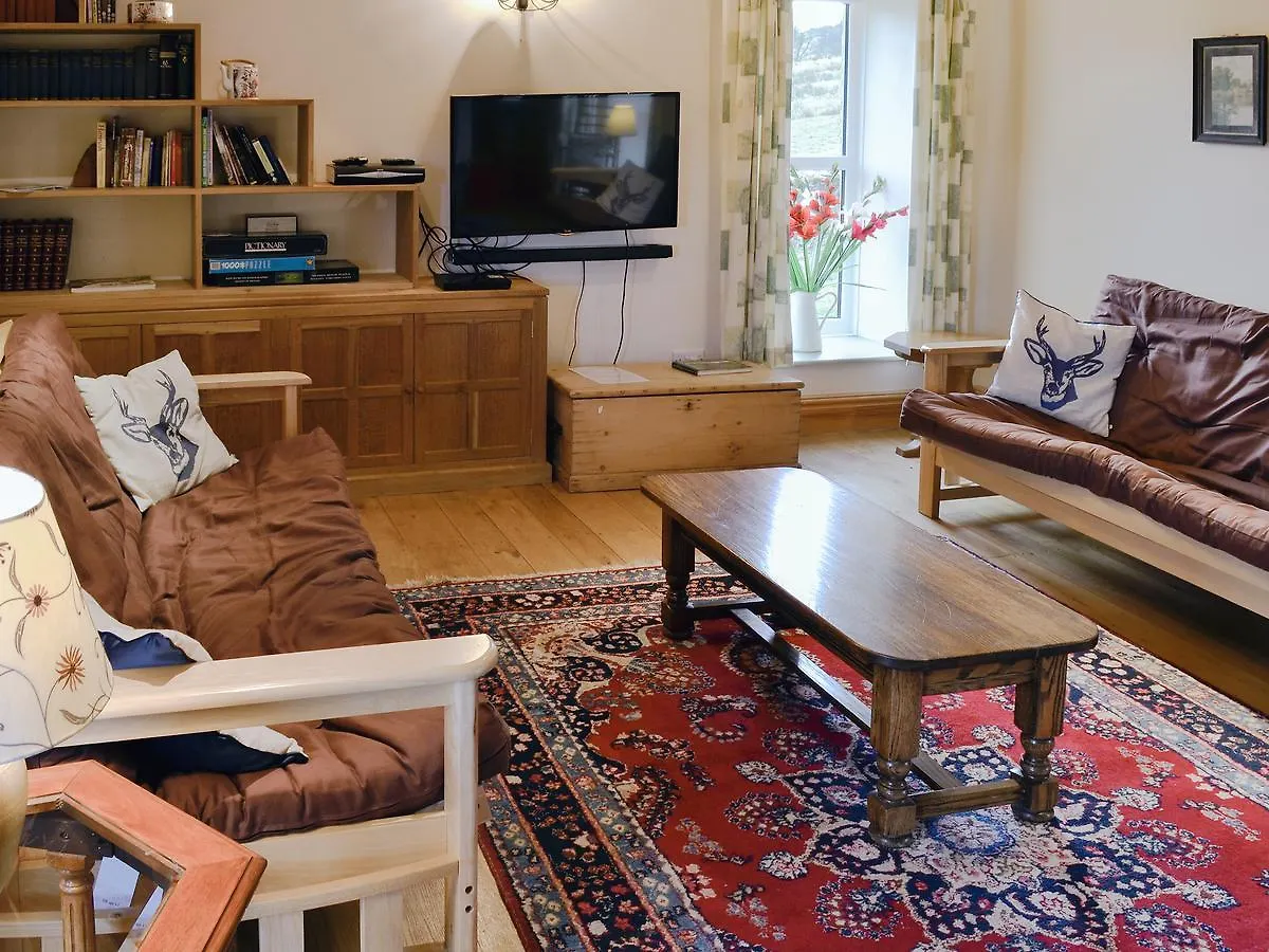 לייבורן Deerclose West Farmhouse
